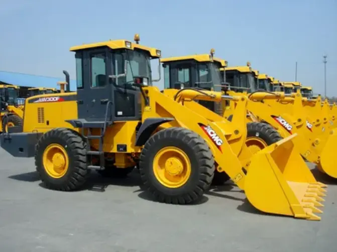 Замена фильтров в погрузчике XCMG LW300F, ДВС YC6B125 / YC6108 Замена фильтров в погрузчике XCMG LW300F, ДВС YC6B125 / YC6108